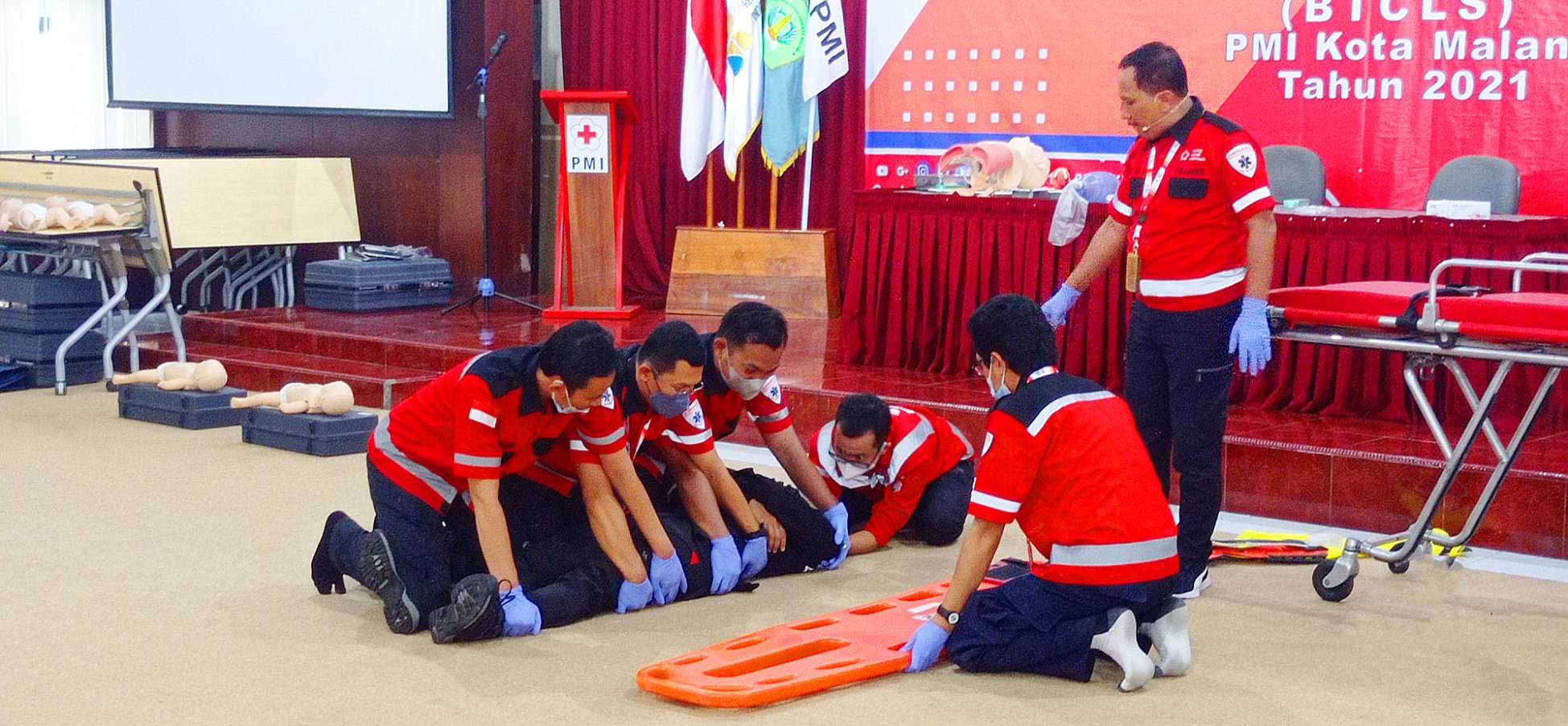 first aid diklat PMI PMR KSR relawan cianjur korps Red Cross Indonesia website