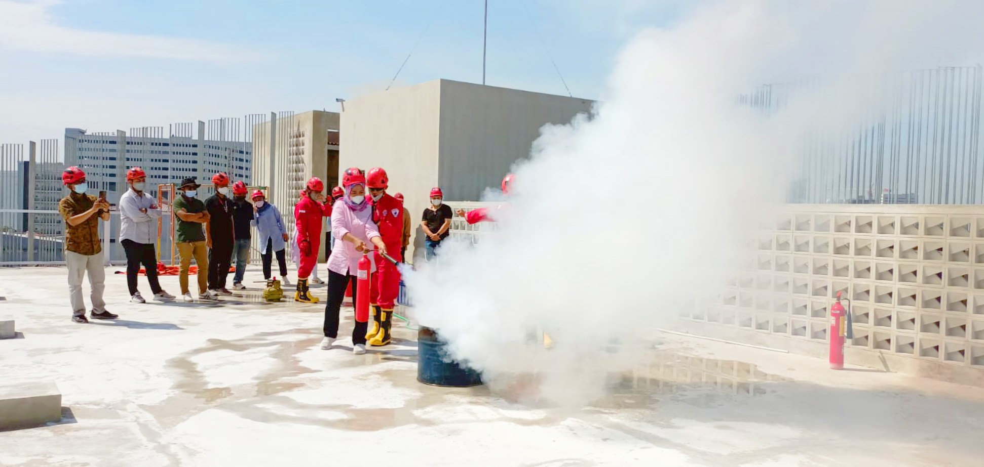 first aid fire training pelatihan kebakaran diklat PMI PMR KSR relawan cianjur korps Red Cross Indonesia website